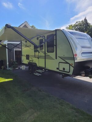 What you should know about using your RV’s awning