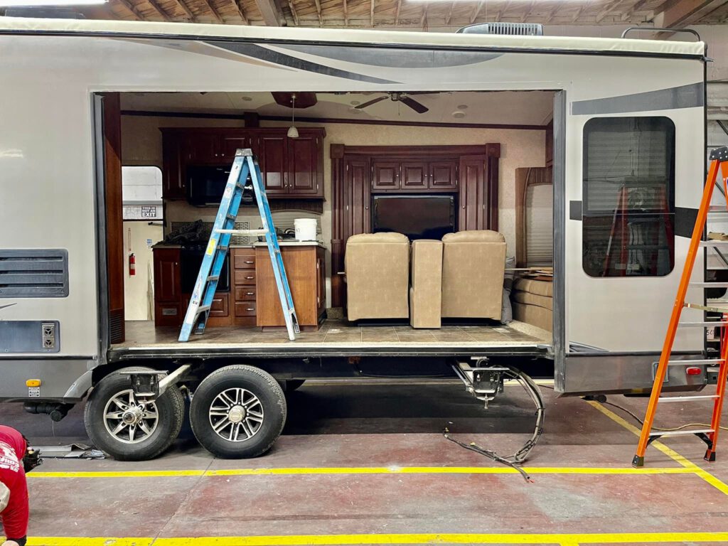 260087058_4582522888500333_3048685409305190212_n - California RV Specialists